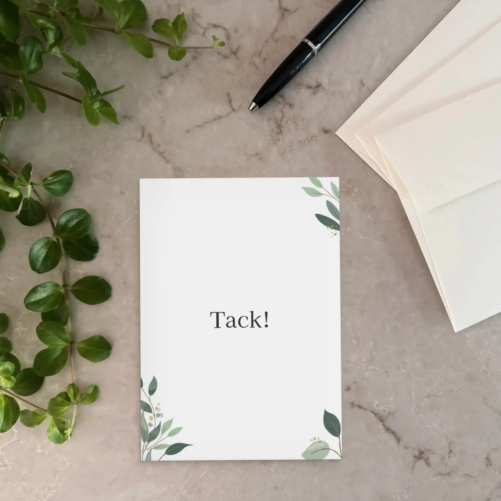 Tackkort bröllop - stilrent med gröna blad